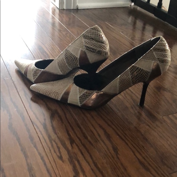 Spring stilettos, barely warn - Picture 2 of 4